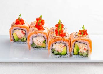 Roll with crab and seared salmon