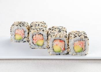 Roll California with sesame (6 pcs)