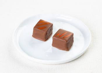 Sea buckthorn-caramel candy (1 pc)