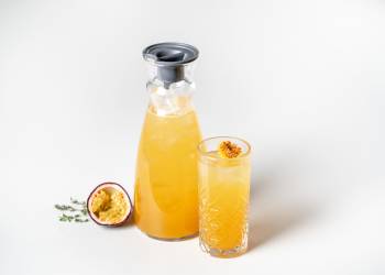Citrus lemonade with passion fruit, grapefruit and thyme 
