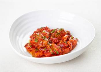 Tuna with fermented tomatoes and harissa sauce