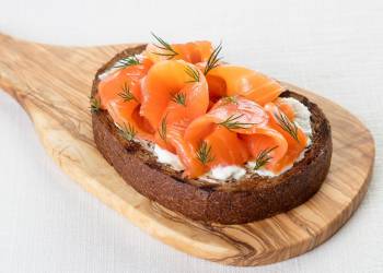 Open sandwich with salmon