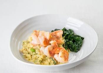Cauliflower risotto with coconut sauce and shrimp
