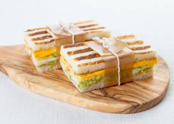 Sandwich with chicken and eggs
