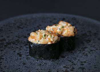 Spicy duncan with scallop (2 pcs)