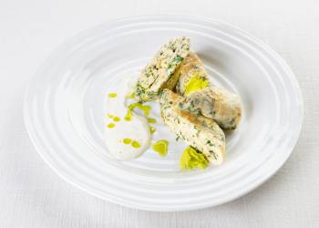 Light omelette with herbs