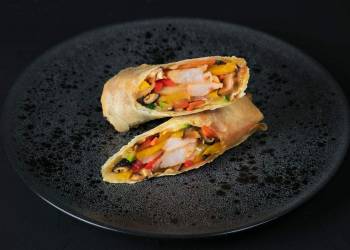 Spring roll with shrimps (2 pcs)